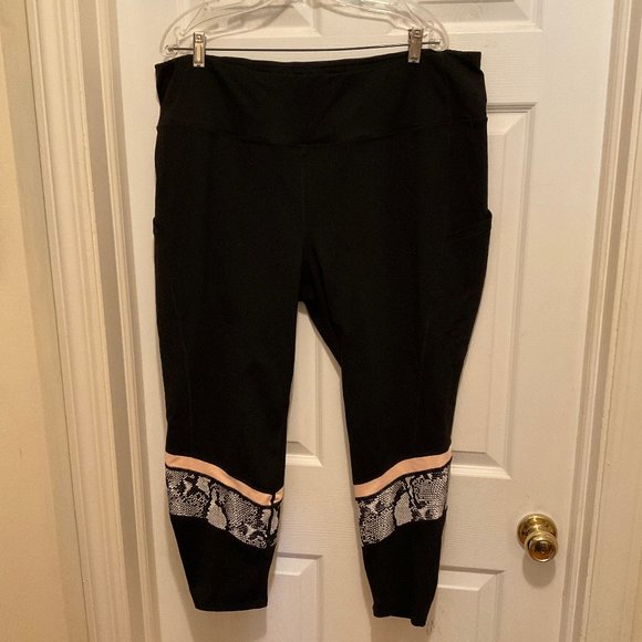 torrid Pants - Torrid Active Leggings 4 Black White Light Pink Snake Print Detail